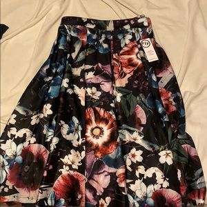 Floral Mid length skirt NWT